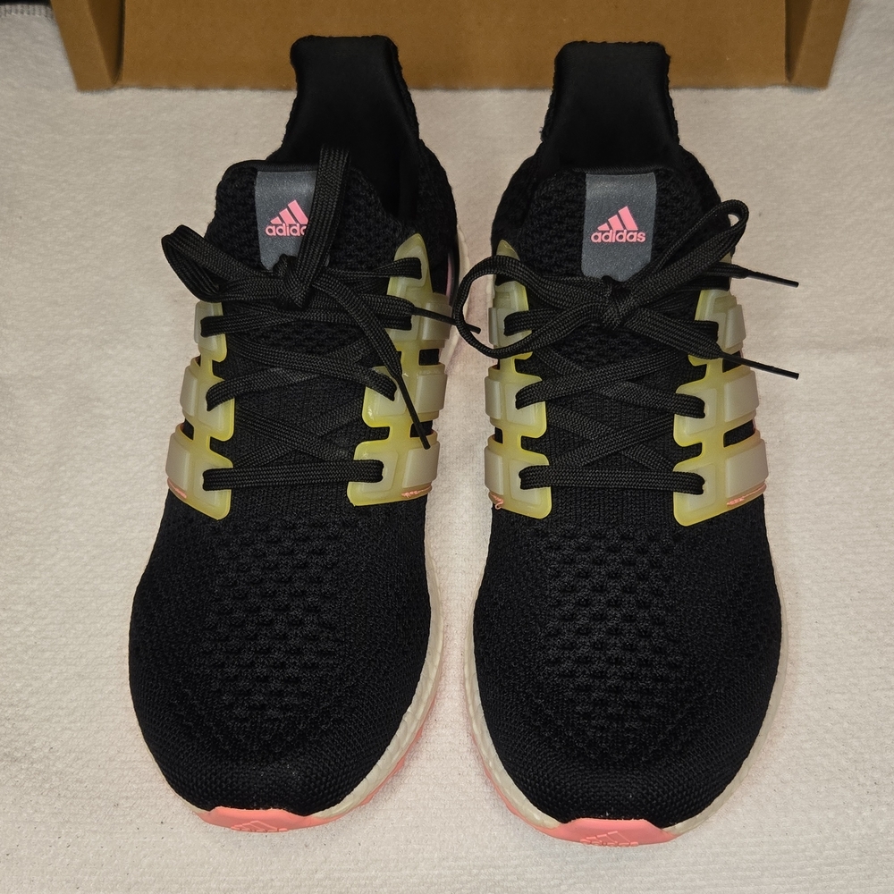 adidas UltraBoost 5.0 DNA Women's 9.5 Black Beam Pink Primeknit Sneakers GV8732